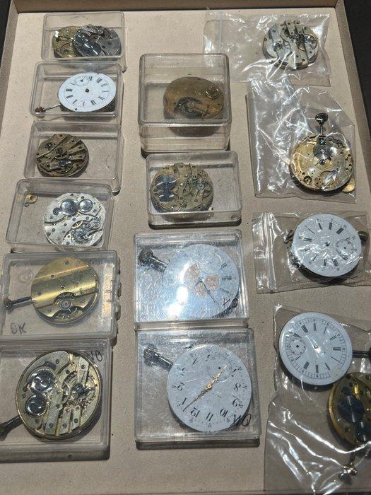 Uurwerk - Messing - 1900-2000, Antiek en Kunst, Antiek | Klokken