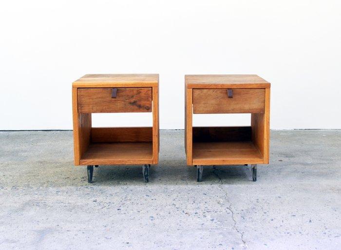 Nachtkastje (2) - Eik, Leder, Metaal - Unieke eiken, Antiek en Kunst, Antiek | Wandborden en Tegels