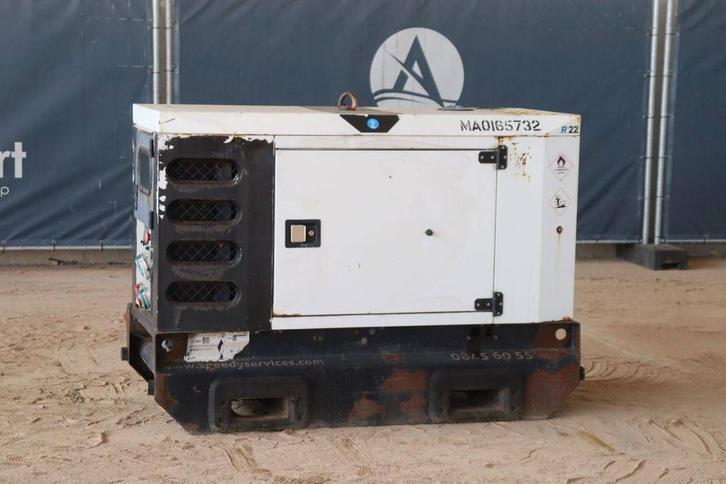 Veiling: Generator SDMO R22C3 Diesel 22kVA 2011, Zakelijke goederen, Machines en Bouw | Aggregaten, Ophalen
