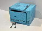 Rob VanMore - Tiffany & Co Vault, Antiek en Kunst