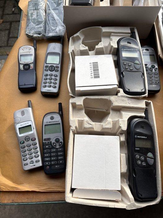 Motorola Grote collectie vintage GSM mobiele telefoons (±19, Games en Spelcomputers, Spelcomputers | Overige Accessoires