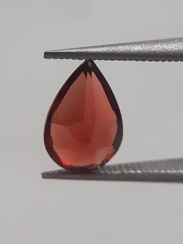 Natural red Rhodolite Garnet - 0.889 ct - pear - unheated beschikbaar voor biedingen