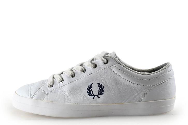 Fred Perry Sneakers in maat 43 Wit, Kleding | Heren, Schoenen, Wit, Zo goed als nieuw, Sneakers, Verzenden