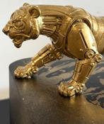Daluxe Art - 1999 • Golden Panther – Futuristic 3D