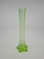 Vaas - Uraniumglas - Soliflore 20 cm, Antiek en Kunst
