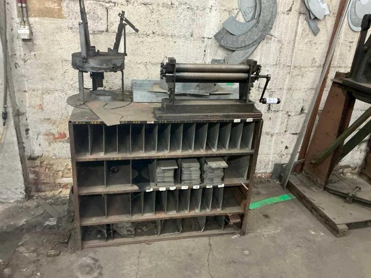 Online veiling - Vintage handbediende platenwals, Articles professionnels, Machines & Construction | Travail du métal, Enlèvement