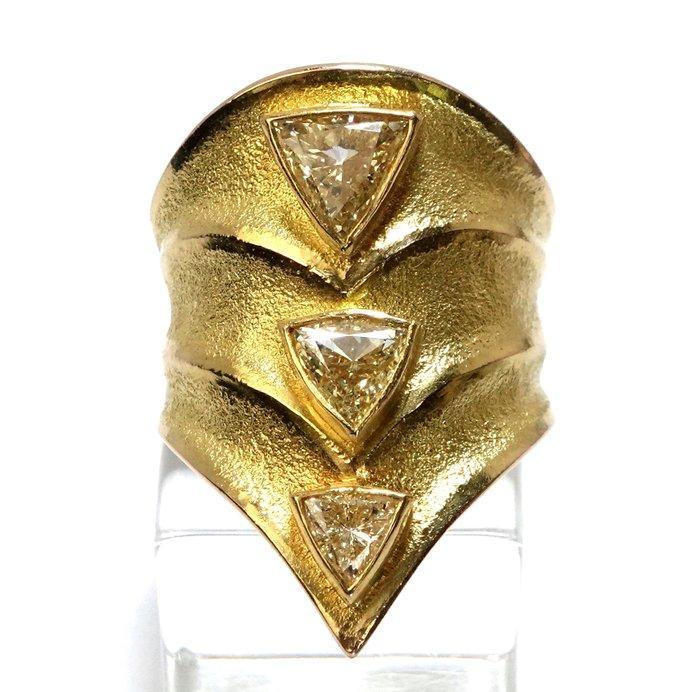 Ring - 18 karaat Geel goud - 2.00ct. tw. Diamant, Handtassen en Accessoires, Ringen
