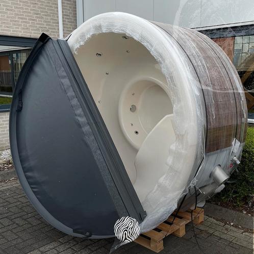 Luxe Radiata Pine hottub met SPA-systeem en bordestrap, Sports & Fitness, Sauna, Enlèvement ou Envoi