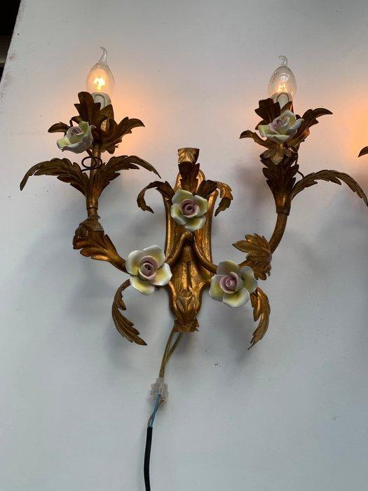 Kaars wandlamp - Smeedijzer - Een paar vergulde wandlampen, Antiek en Kunst, Curiosa en Brocante
