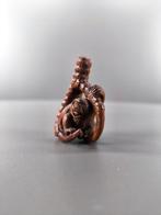 Période Taisho du Japon (1912-1926) Un netsuke en bois d’un, Verzamelen