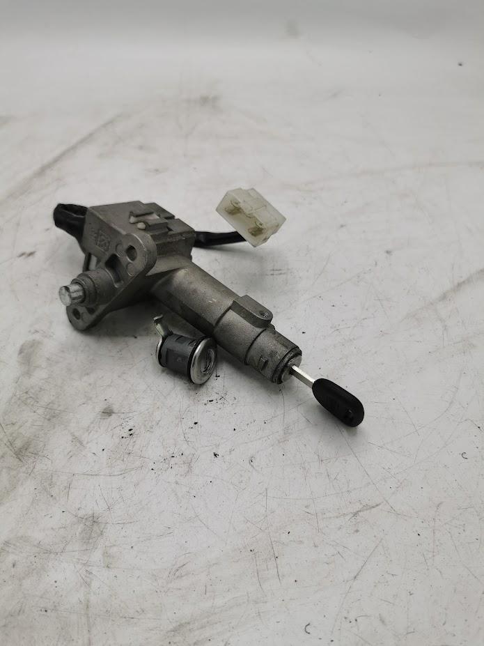 Peugeot Tweet Evo 2020 Contactslotenset + Buddyslot, Fietsen en Brommers, Brommeronderdelen | Scooters, Overige typen, Overige merken