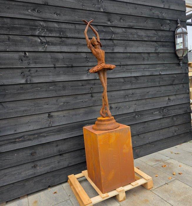 Beeld, XL Ballerina with Pedestal - 173.5 cm - IJzer - 2026, Antiquités & Art, Art | Objets design