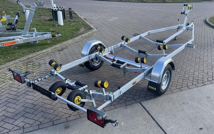 PEGA V-liners * TOPKWALITEIT boottrailers *, Watersport en Boten, Boottrailers, 6 tot 9 meter, Verstelbare verlichting, Geremd