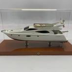 Bieden: Original Ferretti F592 1:70 scale model, Watersport en Boten, Bootonderdelen, Ophalen of Verzenden, Nieuw