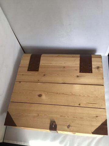 Het Derde Testament - Luxe houten kist - 3 HCs met linnen beschikbaar voor biedingen