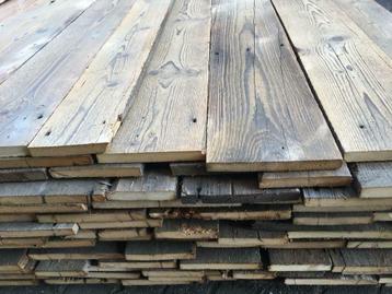 Barnwood planken en oude gebinten van oude schuur, sfeerhout