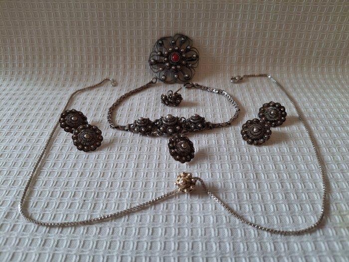 Zilver - 3-delige sieradenset - Zeeuwse Coll. Sieraden, Antiek en Kunst, Antiek | Zilver en Goud
