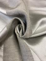 Stof voor gordijnen met verticale strepen in parelgrijs en