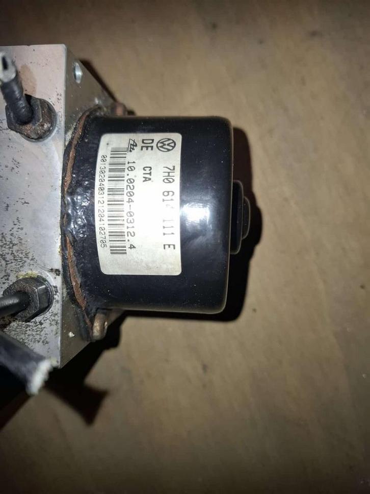 ABS POMP VOLKSWAGEN TRANSPORTER T5 7H0 614 111 E KAST 14E, Auto-onderdelen, Remmen en Aandrijving, Gebruikt, Volkswagen, Ophalen of Verzenden