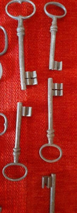 Themacollectie - Verzameling oude sleutels, Antiek en Kunst, Antiek | Speelgoed