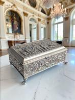 Doos - Gemarkeerd LUVO – Zilvergeplateerd – 1920 -