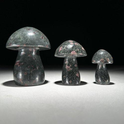 Aucun prix de réserve - Magnifique ensemble de 3 Zoïsite, Antiek en Kunst, Kunst | Designobjecten