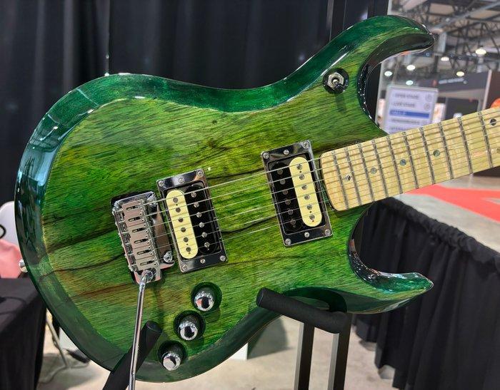 Peter G - - Guitare électrique - Italie - 2024, Muziek en Instrumenten, Snaarinstrumenten | Gitaren | Akoestisch