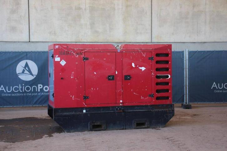 Veiling: Generator SDMO R110C3 Diesel 2011, Zakelijke goederen, Machines en Bouw | Aggregaten, Ophalen