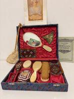 Kaptafelset (11) - Celluloïde, Zijde, Satijn, IJzer -