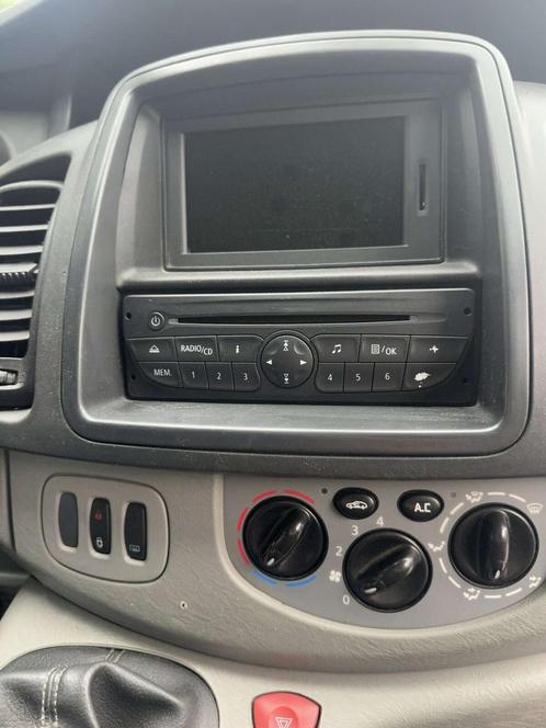 Volkswagen Radio Renault Master / Opel Vivaro (bekleding), Auto-onderdelen, Interieur en Bekleding, Gebruikt, Volkswagen, Ophalen of Verzenden