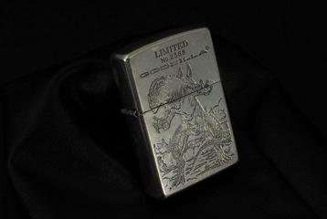 Zippo - Limited Edition Godzilla Collaboration Oil Lighter - beschikbaar voor biedingen