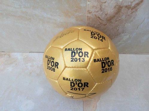 Museo CR7 - Ballon dOr met CR7 Certificaat - Cristiano, Verzamelen, Overige Verzamelen