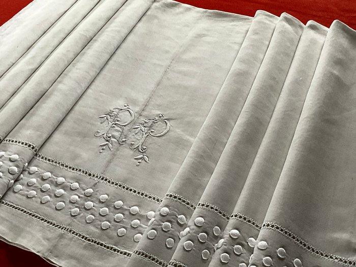 Linnen beddengoed uit de laat 19e eeuw of vroege 20e eeuw, Antiek en Kunst, Antiek | Tapijten, Tafelkleden en Textiel