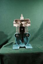 Pièce de voiture (1) - BIO-FIZ - Przekrój silnika, Antiquités & Art, Antiquités | Jouets