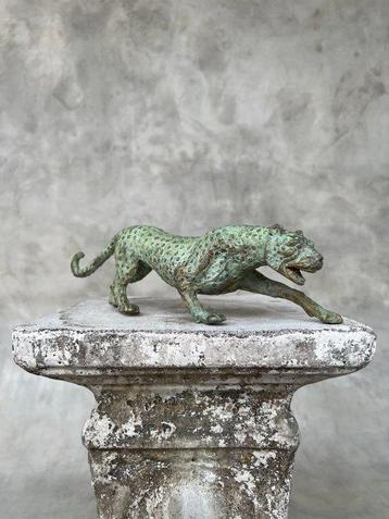 Beeld, NO RESERVE PRICE - Bronze Patinated Hunting Leopard -
