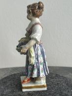 Meissen - Figuur - Mädchen mit Beeren - Porselein