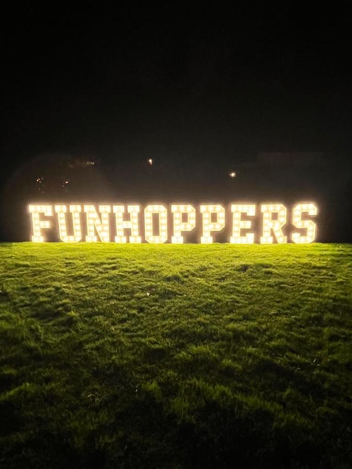 Verhuur lichtletters, Hobby en Vrije tijd, Feestartikelen | Verhuur, Nieuw