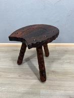 Authentieke robuuste brutalist driepoot kruk - Kruk - Hout -