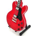 Miniatuur Gibson Crossroads ES 335 gitaar + gratis standaard, Nieuw, Beeldje, Replica of Model, Verzenden