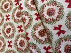 Elegante kerststof met dennenkransen en strikken - Textiel -, Diversen, Nieuw