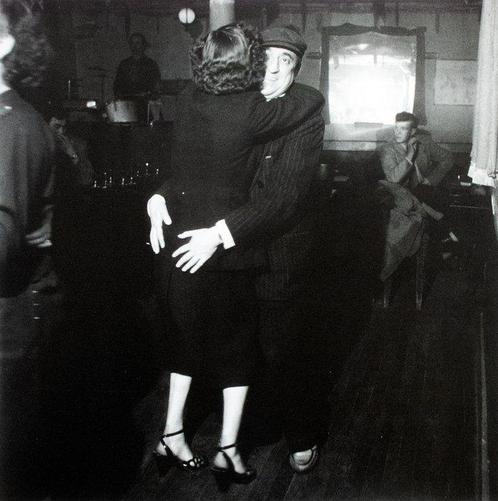 Robert Doisneau (1912 -1994) - “Frivolous Life in Paris”,, Antiek en Kunst, Kunst | Schilderijen | Modern