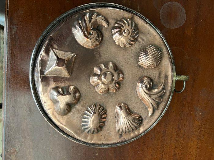 Gebak/taartset (5) - Koper - Koperen bakvormen, Antiek en Kunst, Antiek | Keukengerei