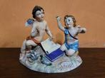 Beeldje - Putti che leggono - Porselein, Antiquités & Art