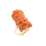 Gouden ring met het gezicht van Kuan Yin in bloedkoraal |..., Handtassen en Accessoires, Ringen, Gebruikt, Overige kleuren, Ophalen of Verzenden