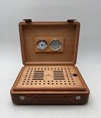 Cave à Cigares - Porte Cigares - Zonder Minimumprijs -, Verzamelen, Rookartikelen, Aanstekers en Luciferdoosjes, Nieuw