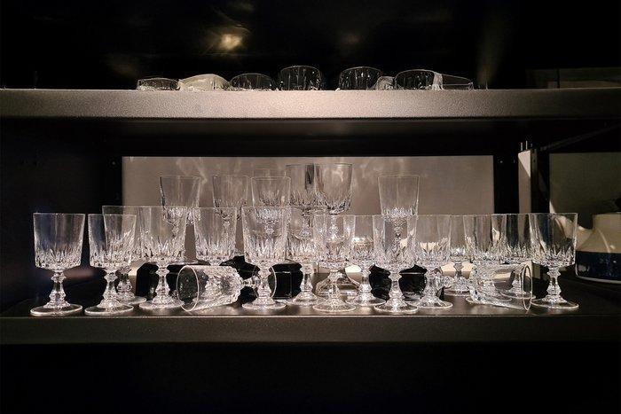 Cristal dArques - Louvre - Drinkset (24) - Louvre - Kristal, Antiek en Kunst, Antiek | Meubels | Tafels