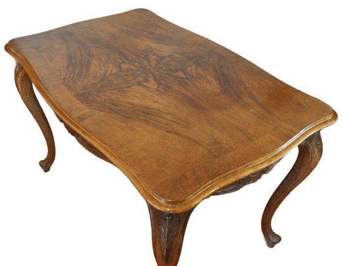 Tafel - Walnoot - Zeldzame tafel in de stijl van Luigi XV, Antiek en Kunst, Antiek | Overige Antiek