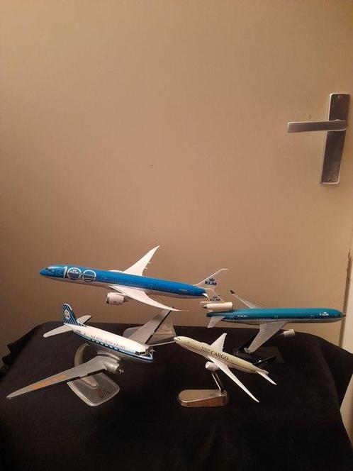 Modelvliegtuig - Four scale models, Antiek en Kunst, Antiek | Wandborden en Tegels