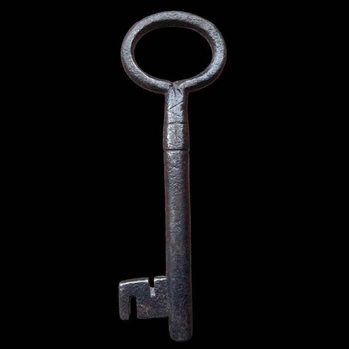 Post-middeleeuws (gesmeed ijzer) sleutel - Post mediëval, Antiek en Kunst, Antiek | Overige Antiek