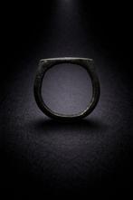 Viking Runenring met Isa-symbool in oogvormige zetting –